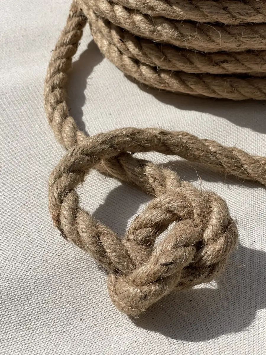 Веревки, шнуры : Веревка для декора 2 мм/30Y