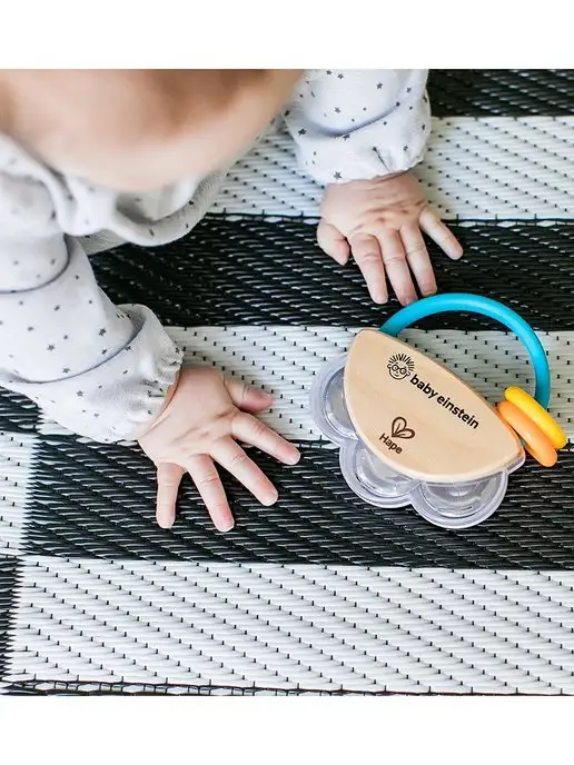 HAPE Музыкальная игрушка 2 в 1 бубен и погремушка для малышей, голубой, фото 7