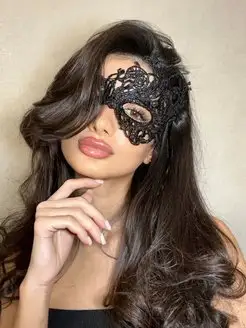 Мен телефонмен сөйлескім келеді Толық экранды түкті кисканың жеке фотосы