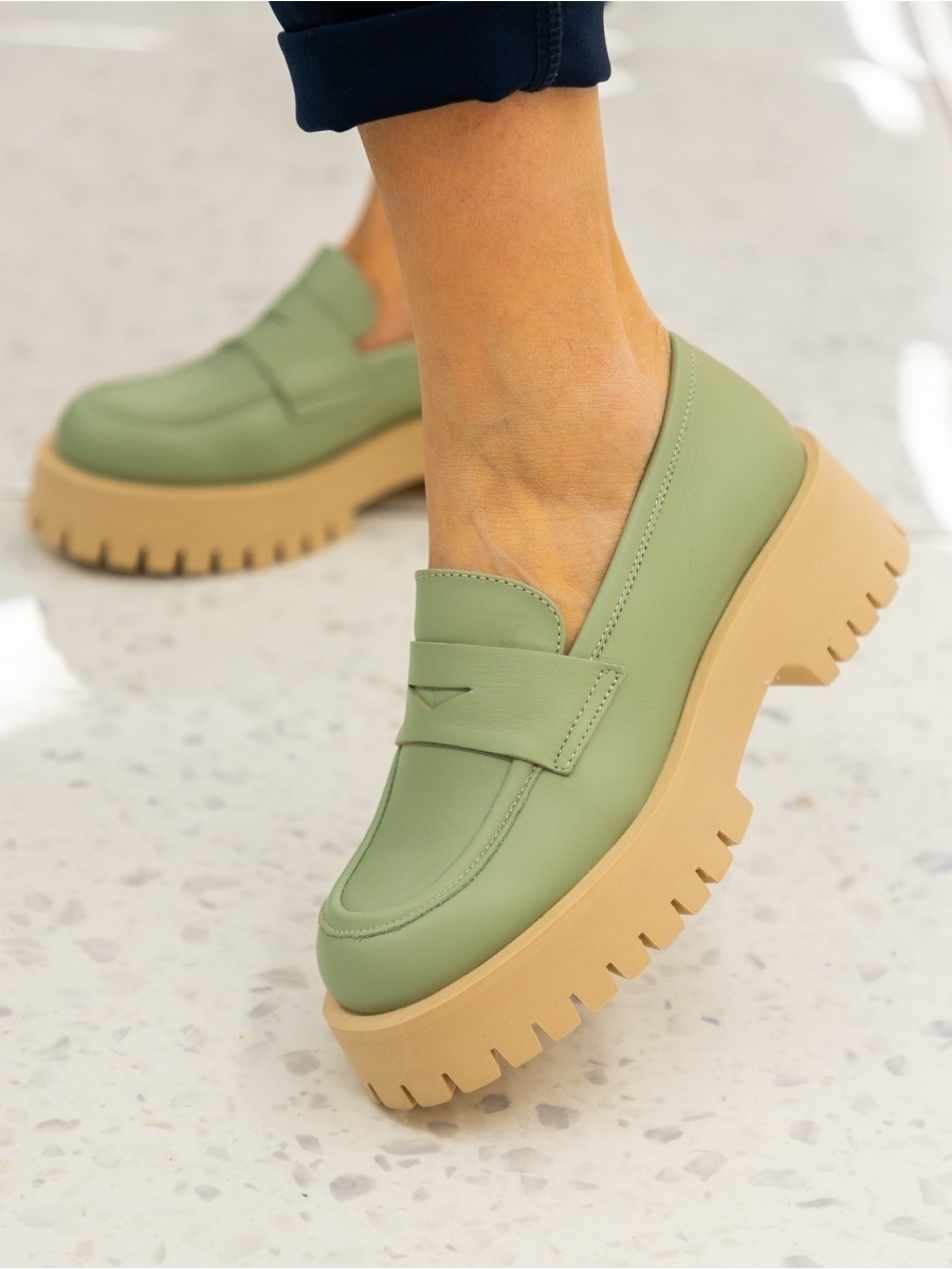 Обувь calete. Calete обувь. Calete лоферы зеленые. Calete женская обувь Турция отзывы.